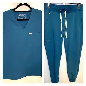 FIGS Zamora Jogger Set